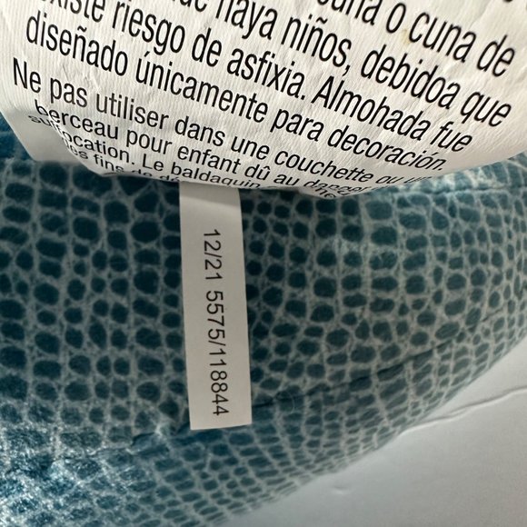 Jurassic World Fallen Kingdom T-Rex Cuddle Pillow Plush Dinosaur - Picture 12 of 12